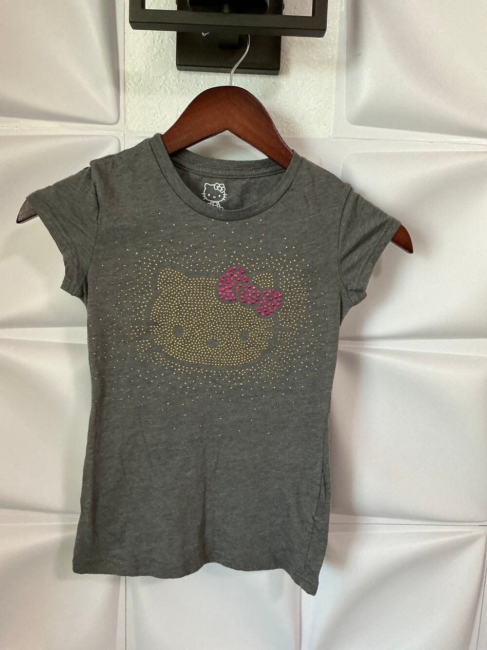 Hello Kitty SanRio Girls Embellished Short Sleeve T-Shirt Youth Size Medium